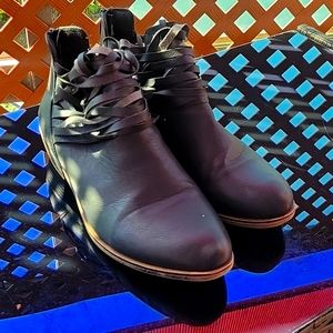 Black boots size 10